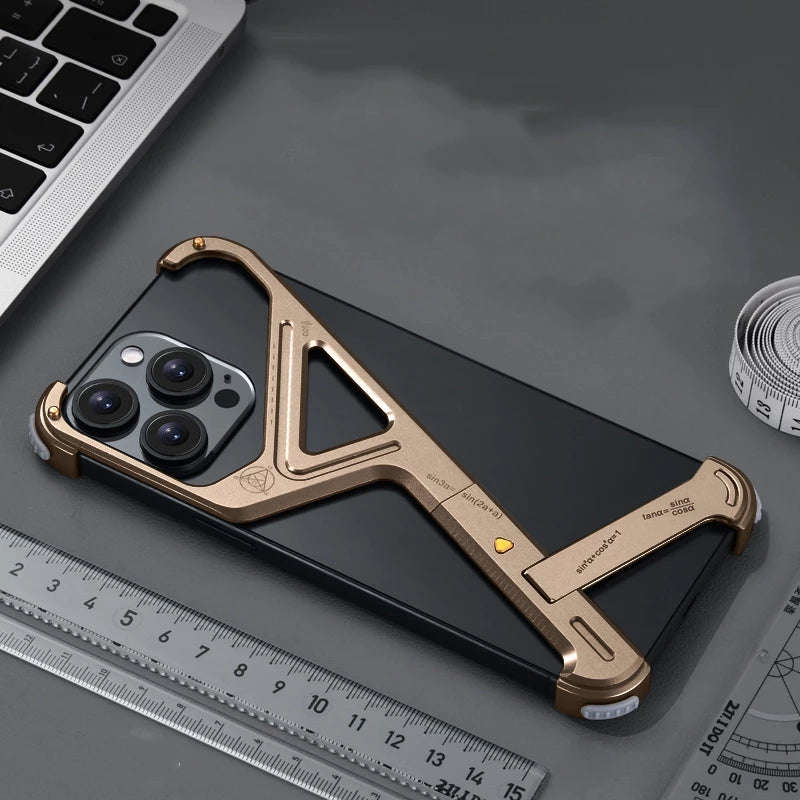 Геометрический чехол — металлический корпус для iPhone 16 Pro Max / 16 Pro / 15 / 15 Pro / 15 Pro Max / 14 Pro / 14 Pro Max / 13 / 13 Pro / 13 Pro Max